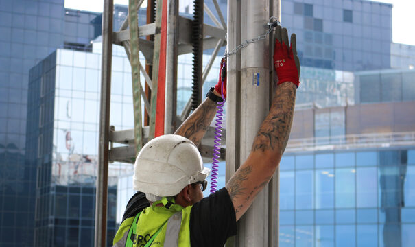 large scaffolding contractor